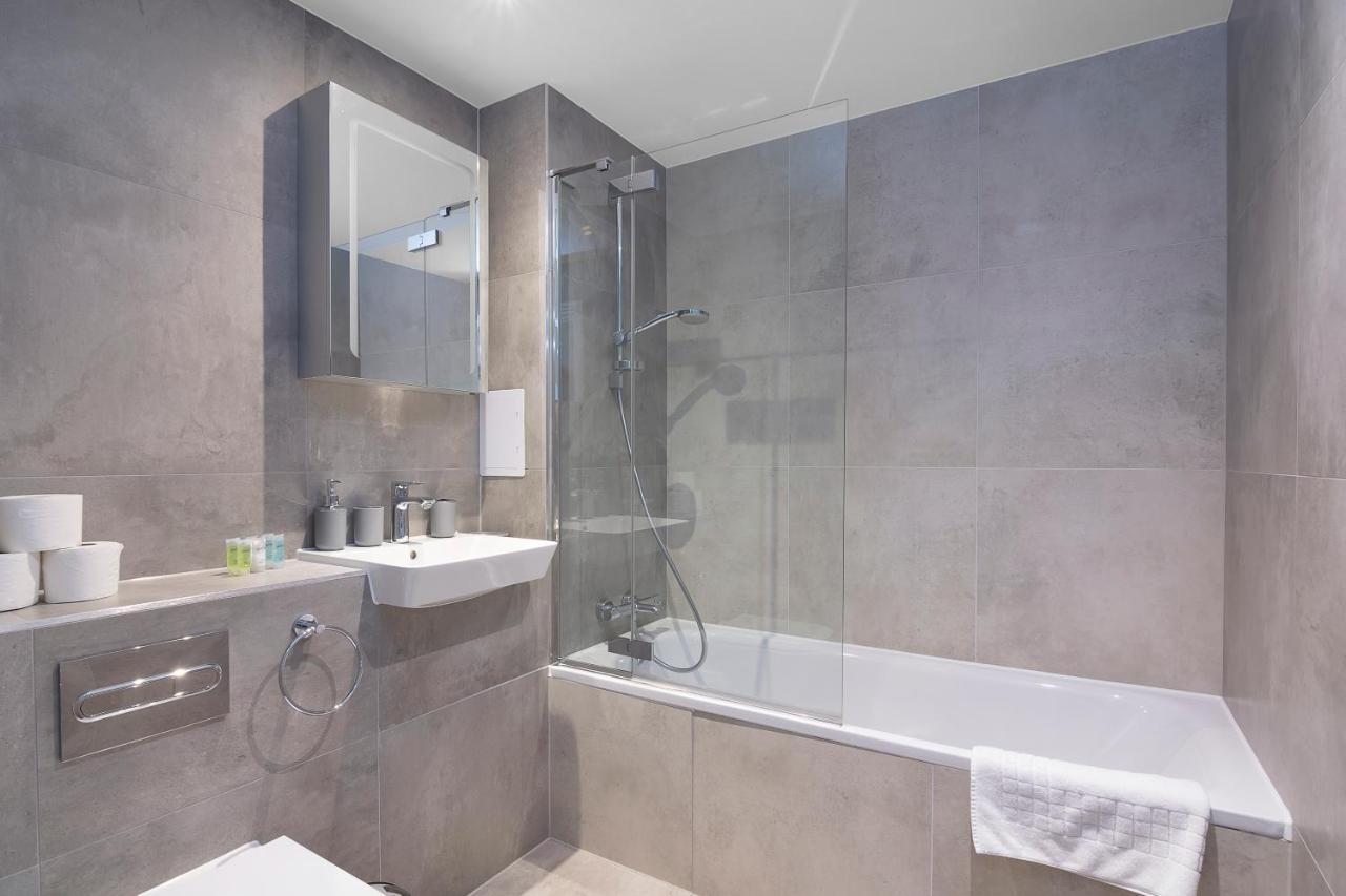 Spacious, Bright & Modern 1 & 2 Bed Apartments At Sligo House - Central Watford Watford  Zewnętrze zdjęcie