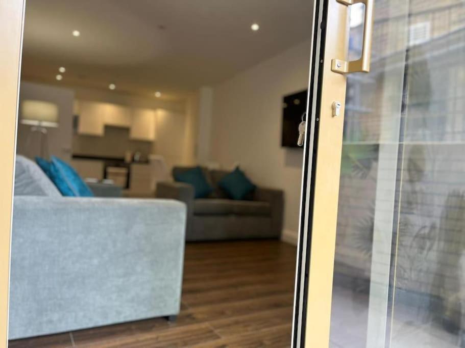 Spacious, Bright & Modern 1 & 2 Bed Apartments At Sligo House - Central Watford Watford  Zewnętrze zdjęcie