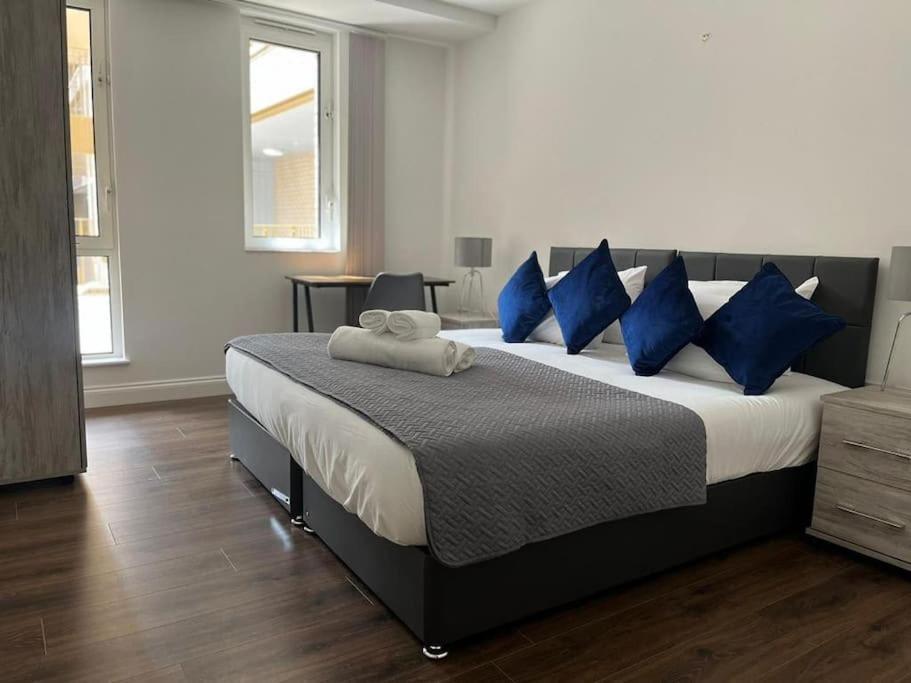 Spacious, Bright & Modern 1 & 2 Bed Apartments At Sligo House - Central Watford Watford  Zewnętrze zdjęcie