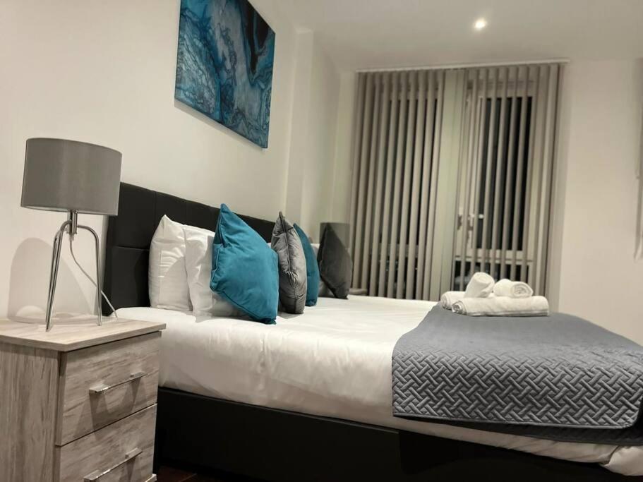 Spacious, Bright & Modern 1 & 2 Bed Apartments At Sligo House - Central Watford Watford  Zewnętrze zdjęcie